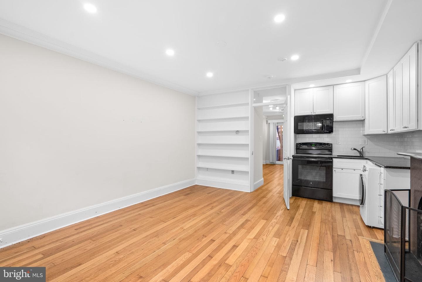 812 E Street SE photo 27