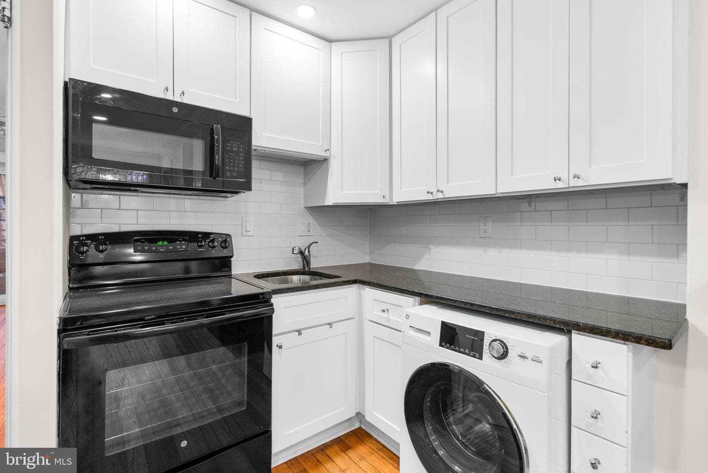 812 E Street SE photo 31