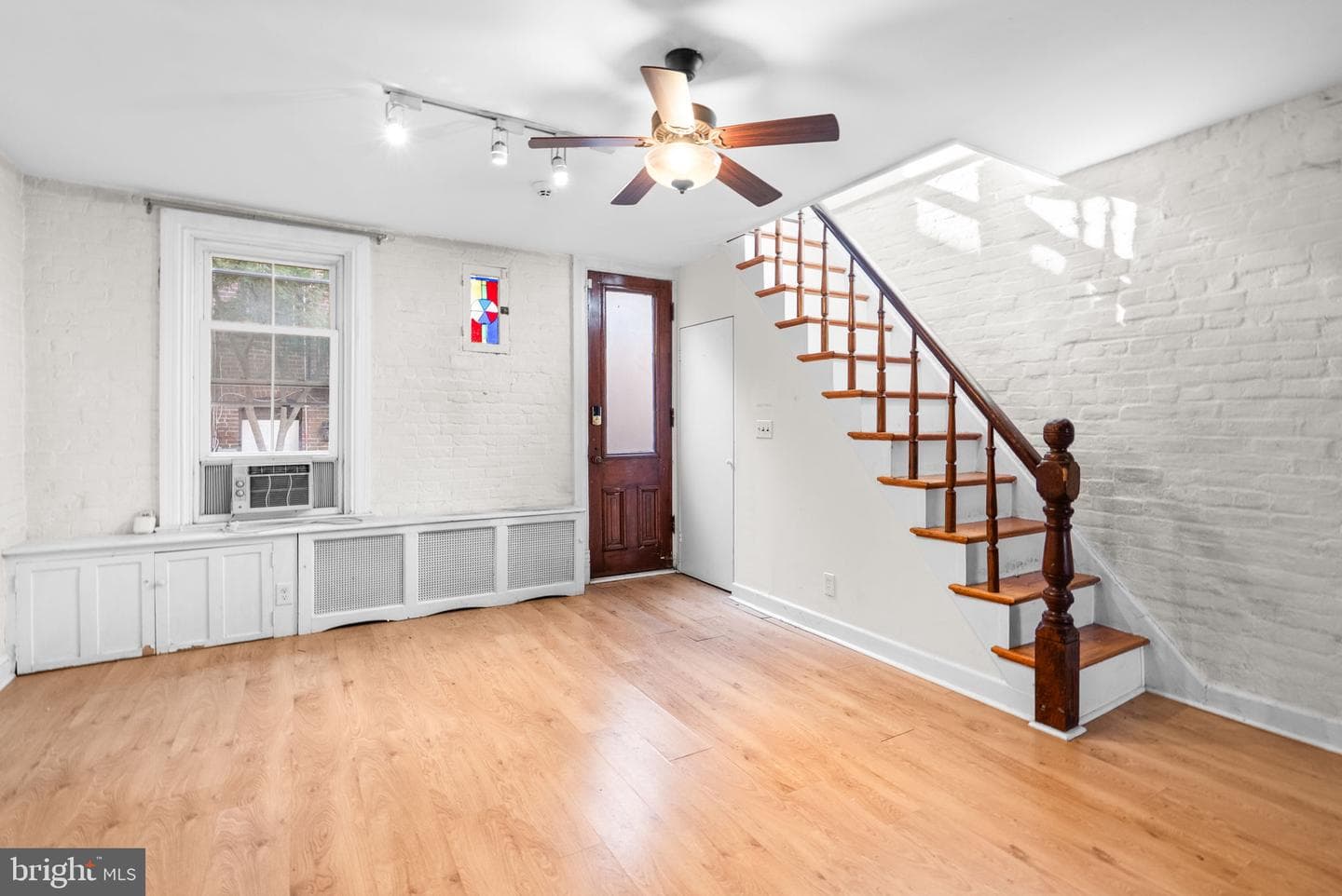 812 E Street SE photo 38