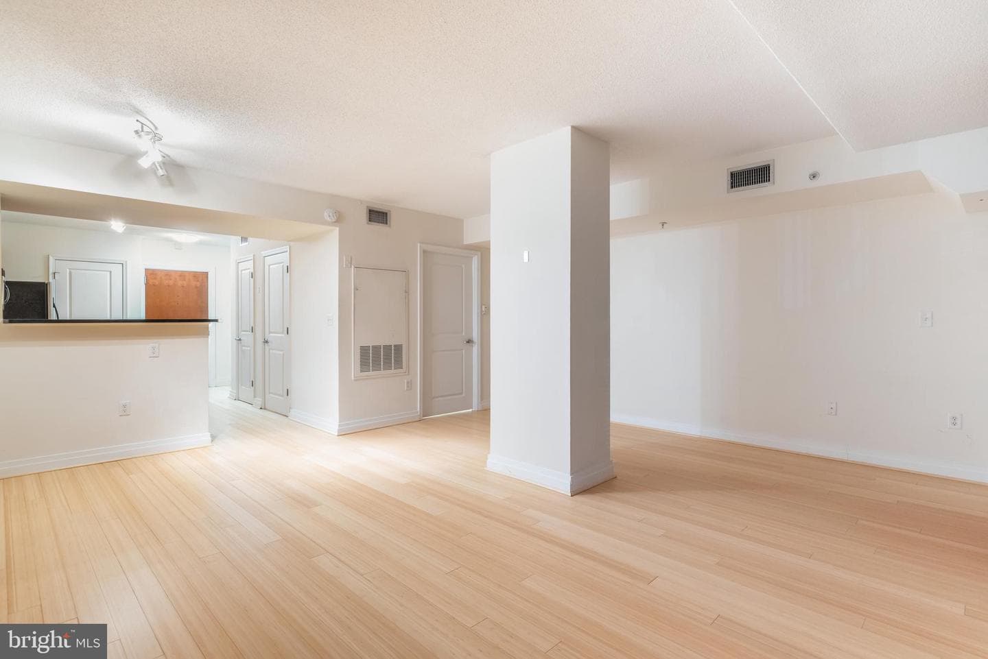 915 E Street NW #103 photo 22