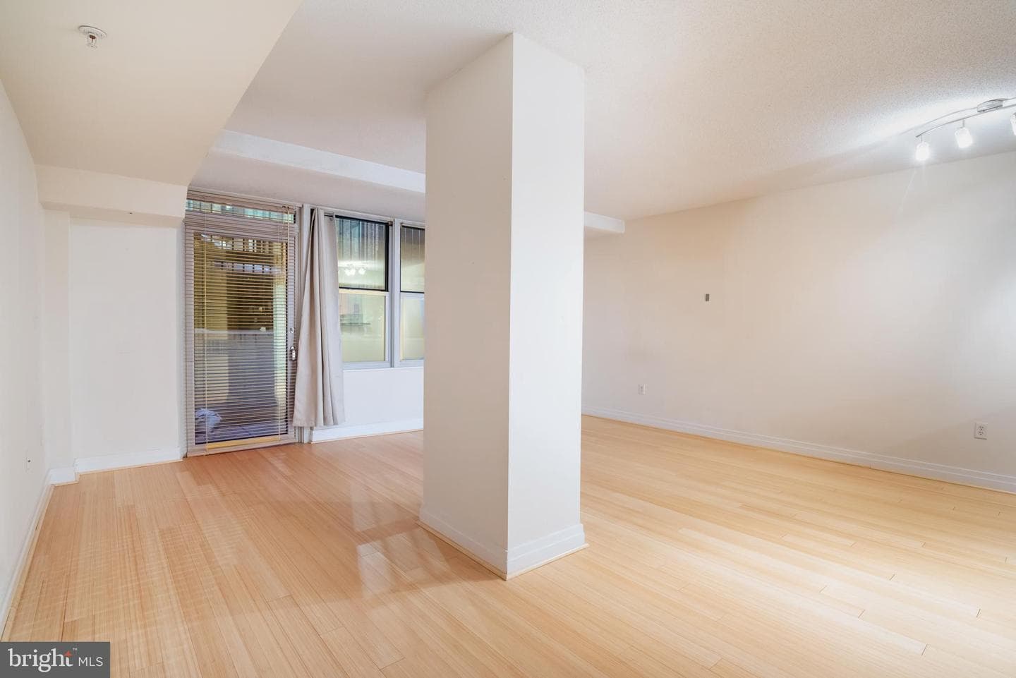 915 E Street NW #103 photo 24