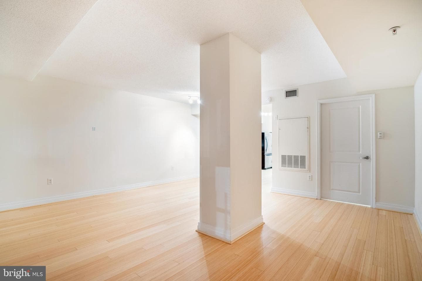 915 E Street NW #103 photo 25