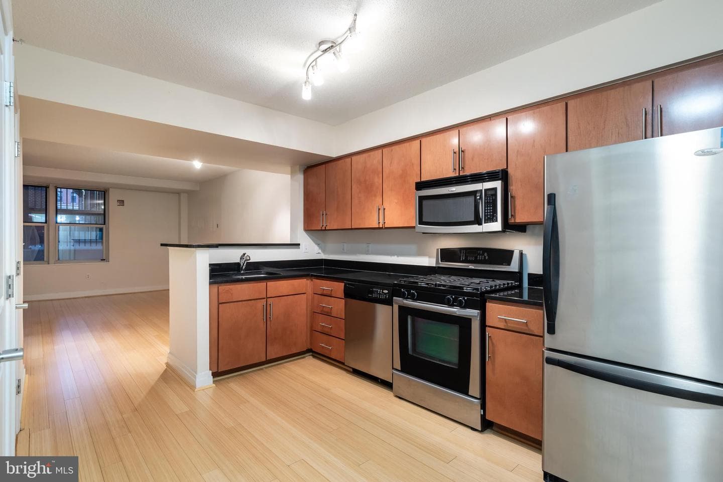 915 E Street NW #103 photo 9