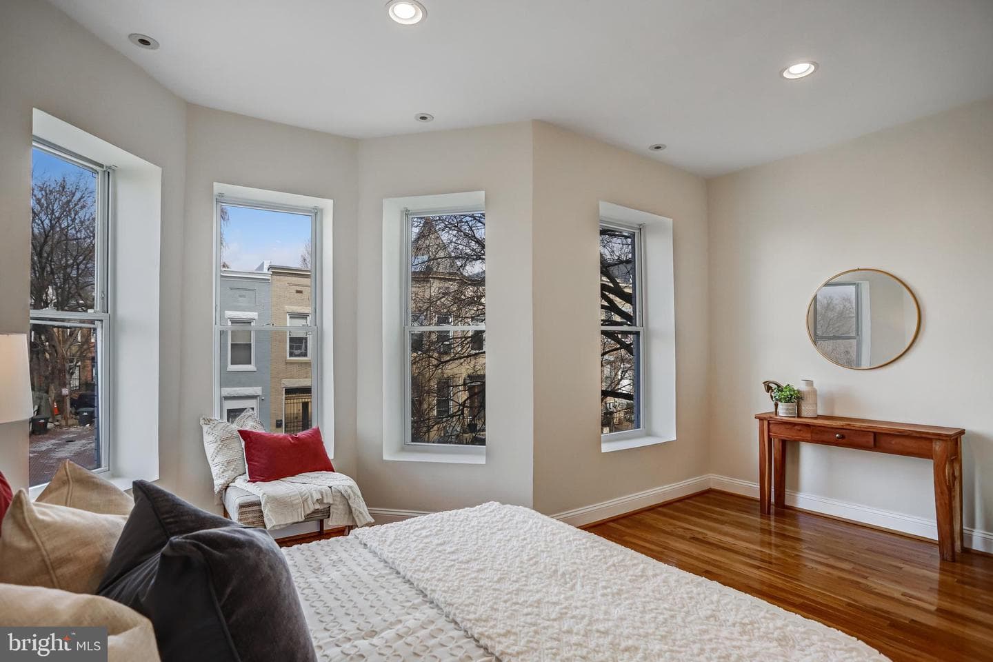 15 Todd Place NE photo 26
