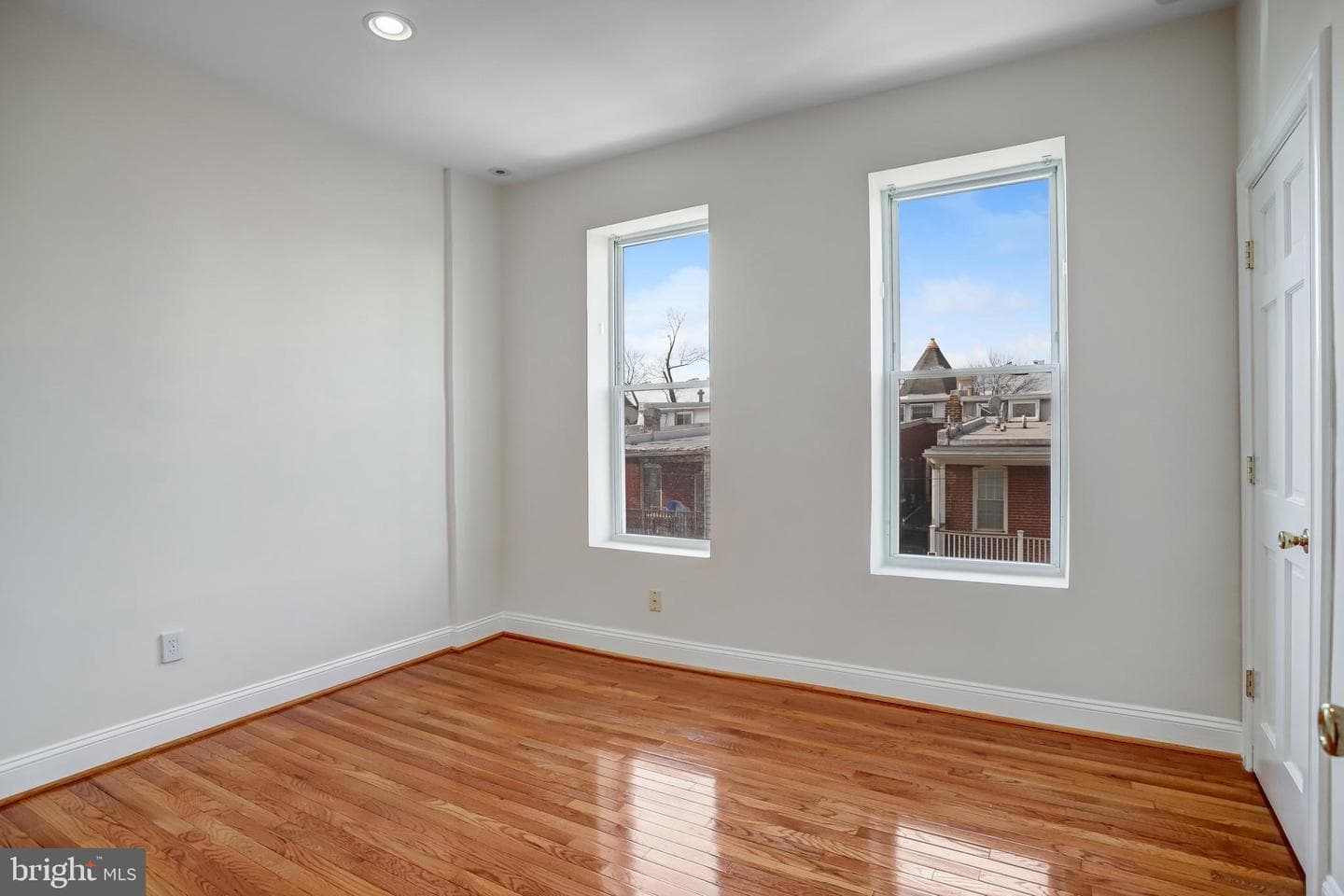15 Todd Place NE photo 30