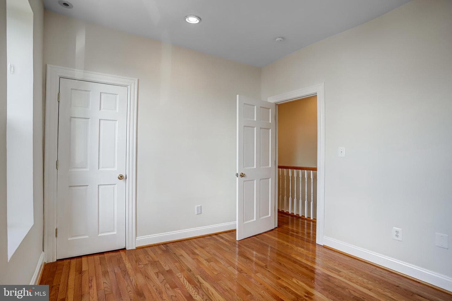 15 Todd Place NE photo 32
