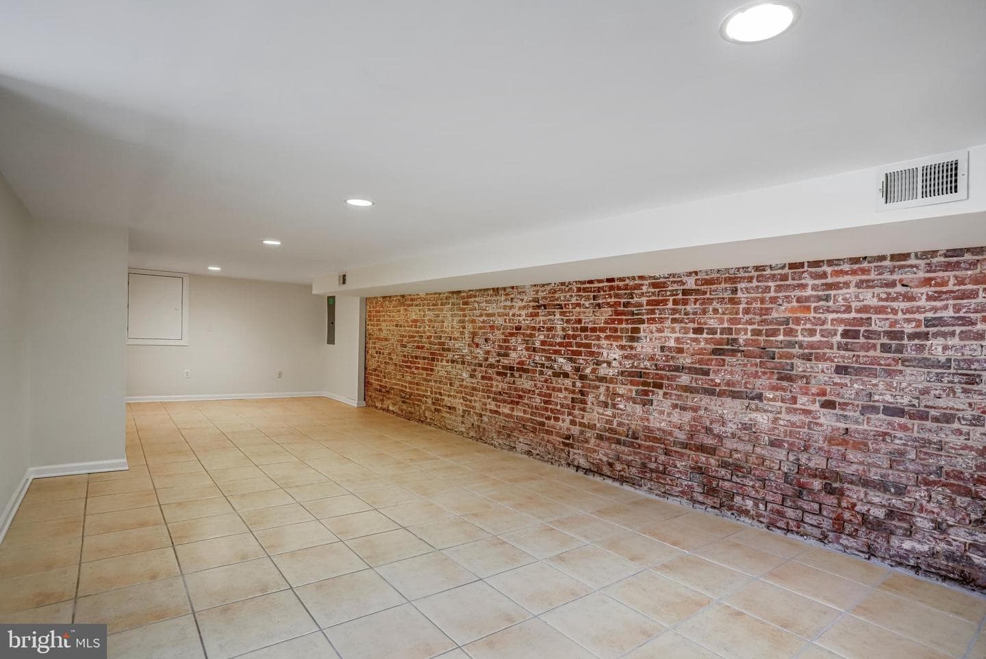 15 Todd Place NE photo 35