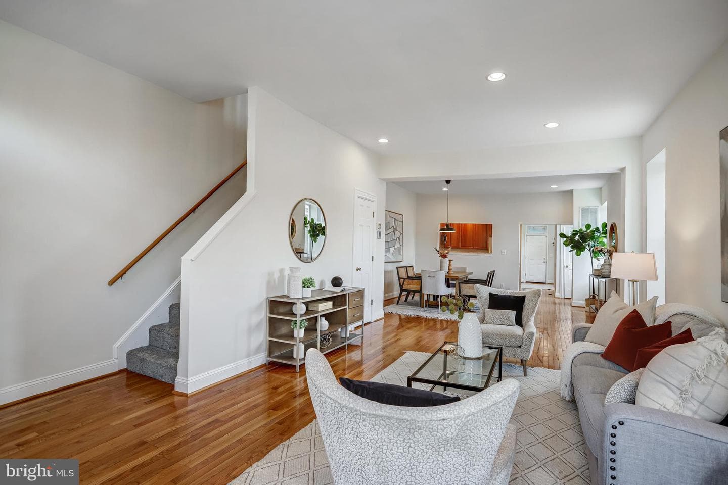 15 Todd Place NE photo 4