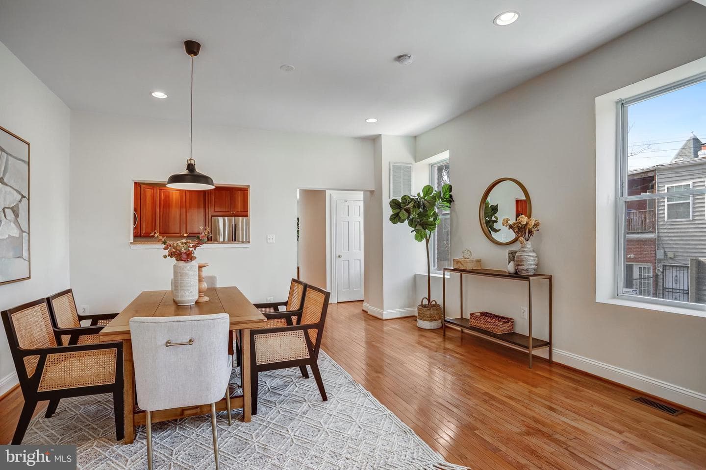 15 Todd Place NE photo 5