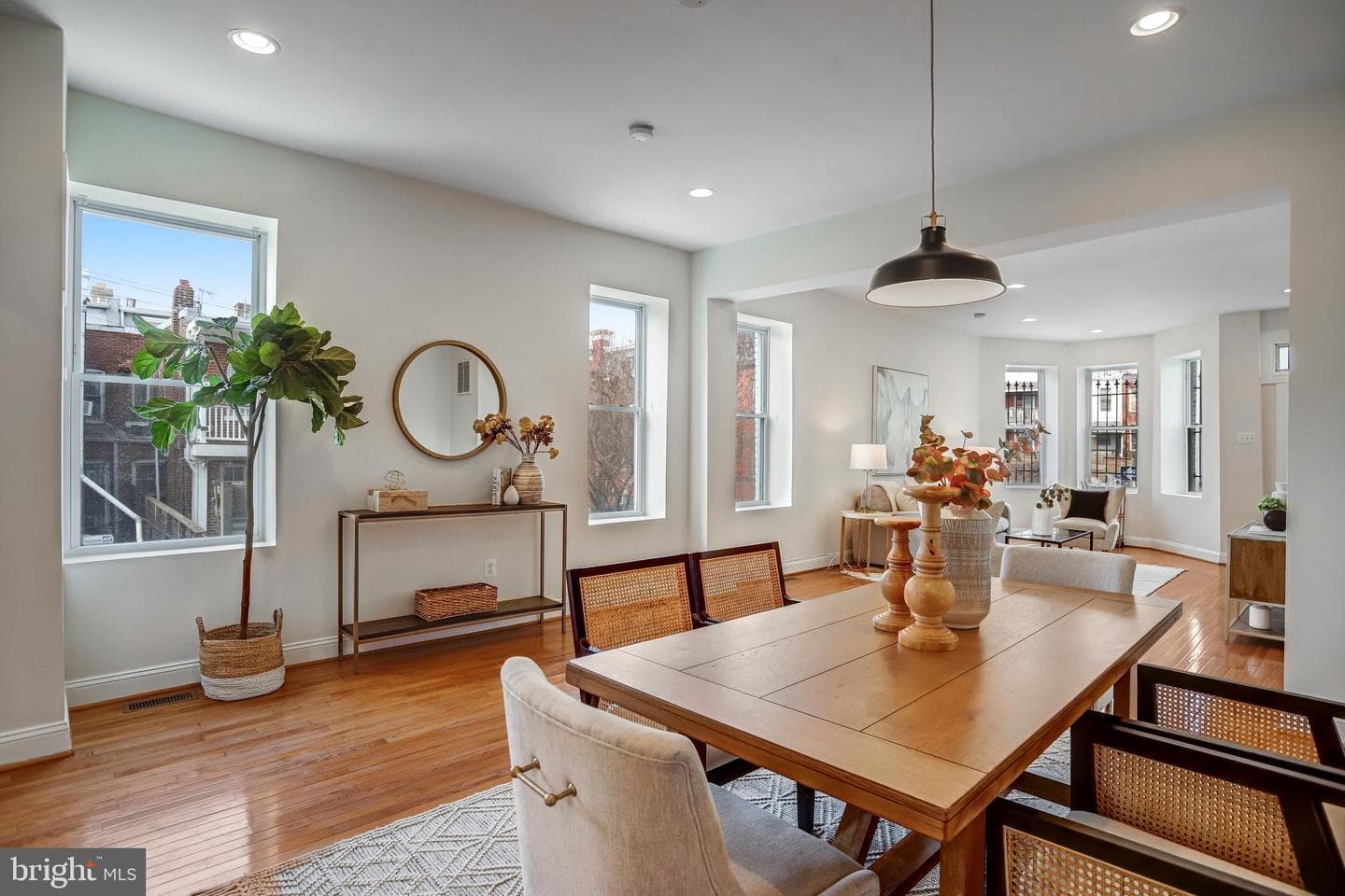 15 Todd Place NE photo 6