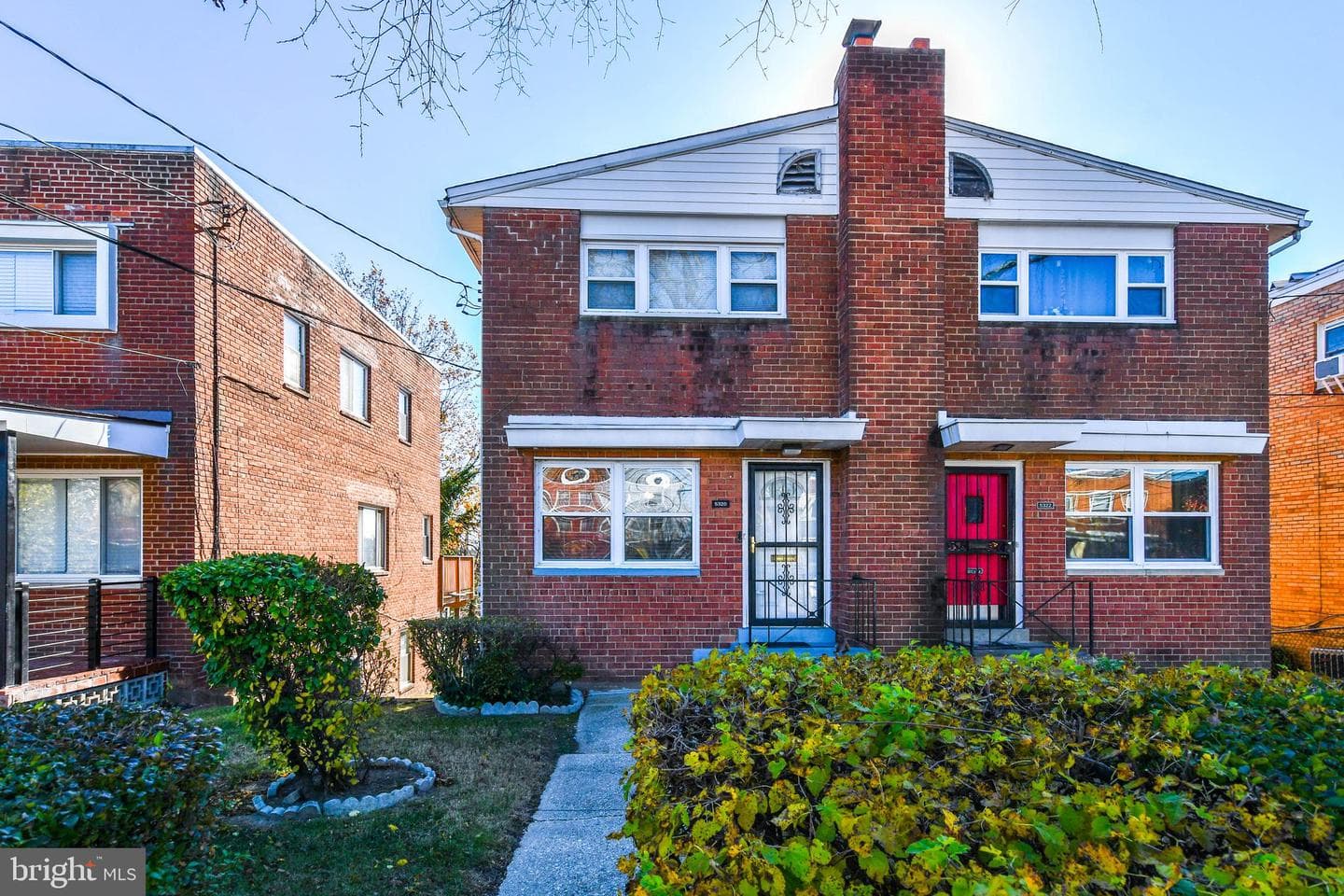 5320 Chillum Place NE photo 1