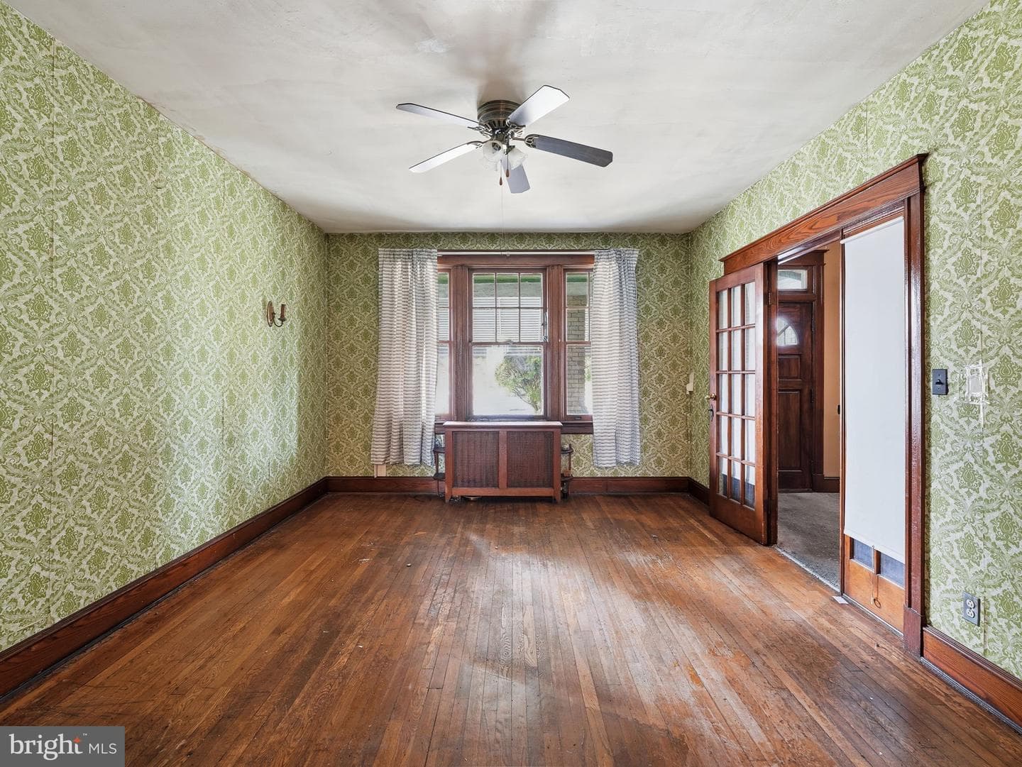 5733 9th Street NW photo 3