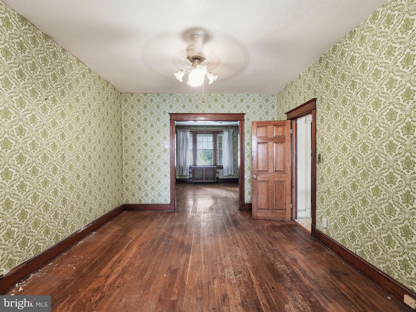 5733 9th Street NW photo 4