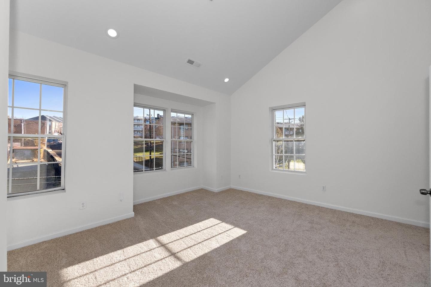 2409 Bryan Place SE photo 29