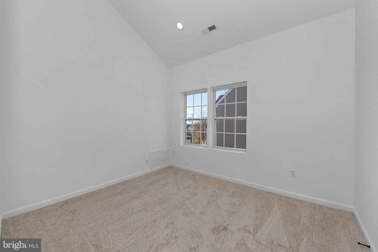 2409 Bryan Place SE photo 31