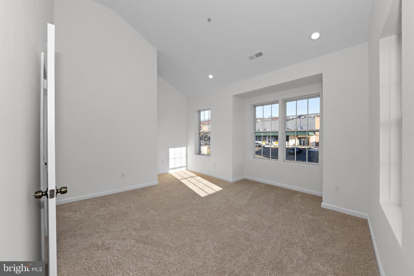 2409 Bryan Place SE photo 38