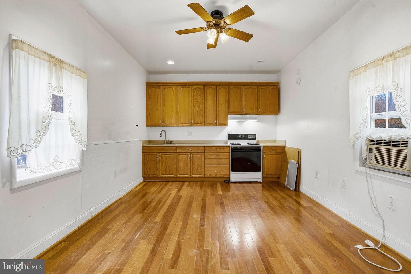 1346 Franklin Street NE photo 13