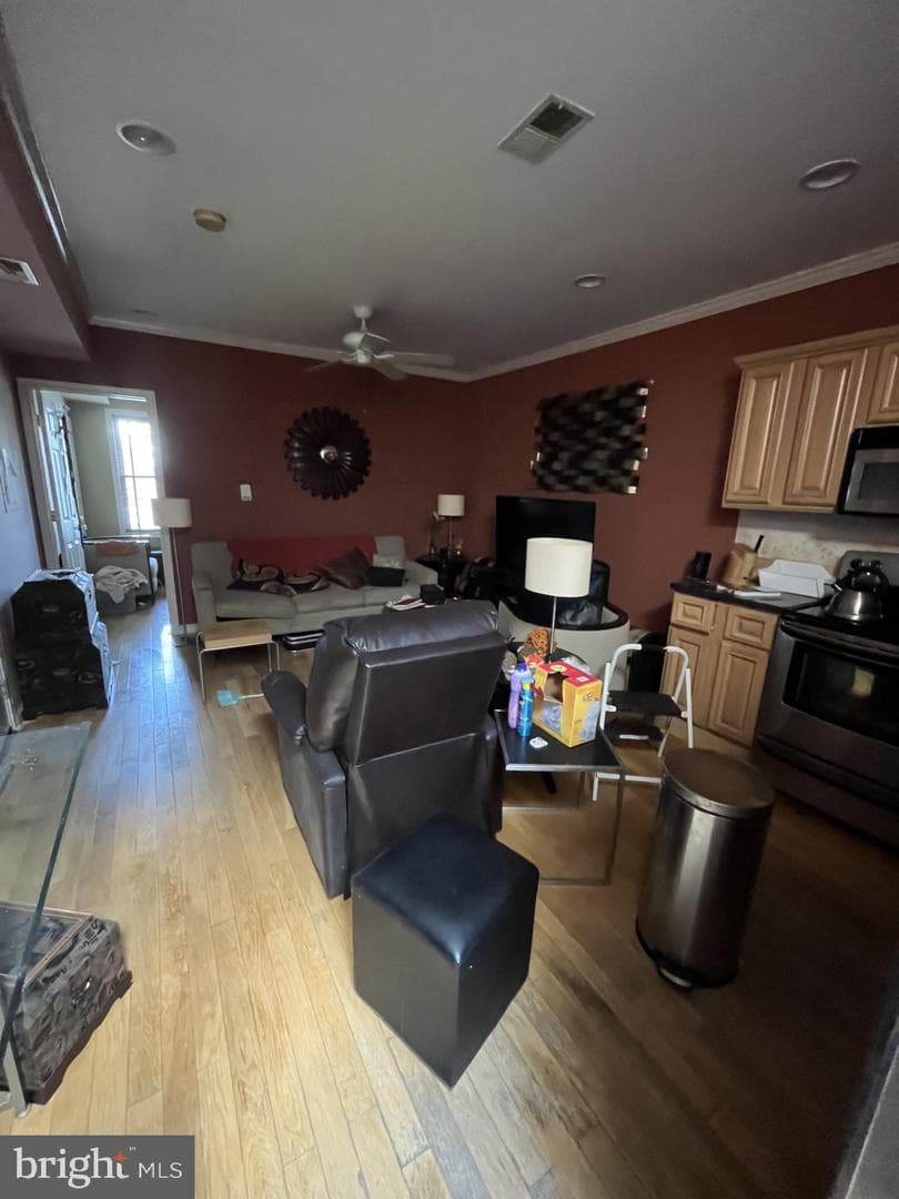 1109 Penn Street NE #4 photo 2