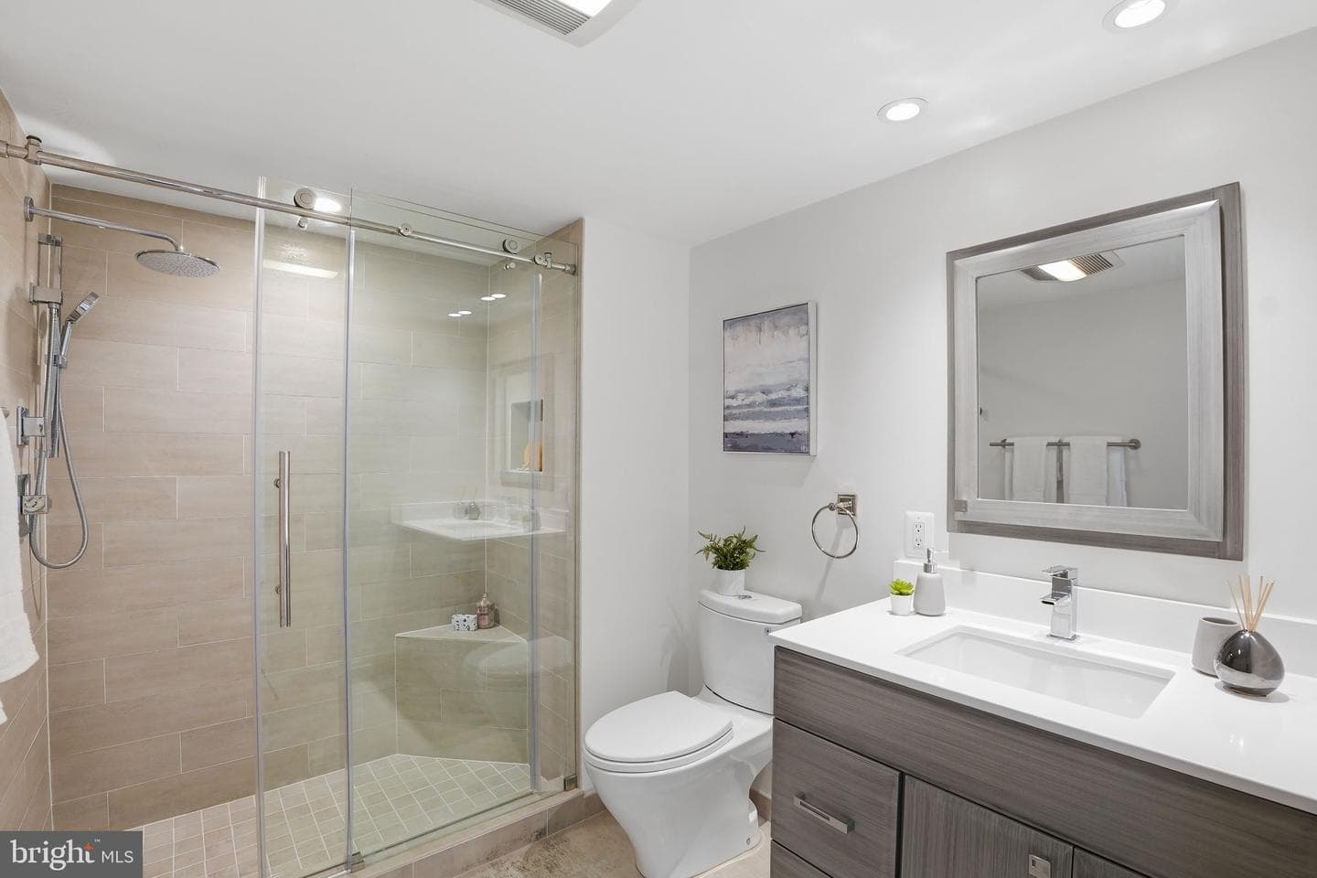 1080 Wisconsin Avenue NW #305 photo 16