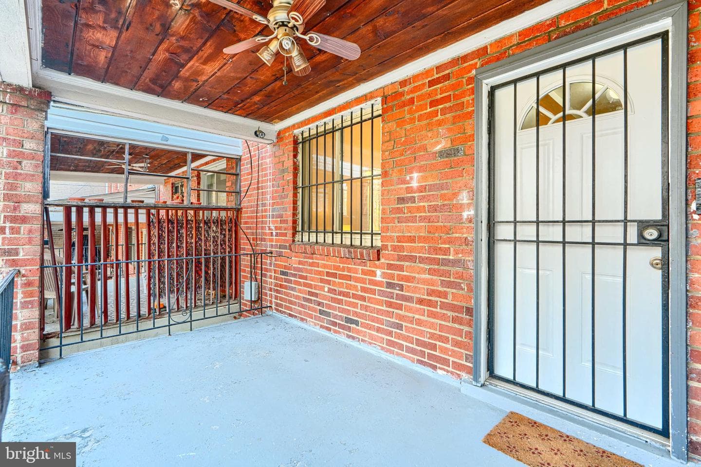 537 42nd Street NE photo 4