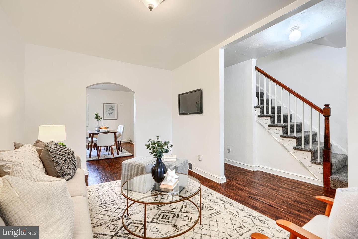 537 42nd Street NE photo 9