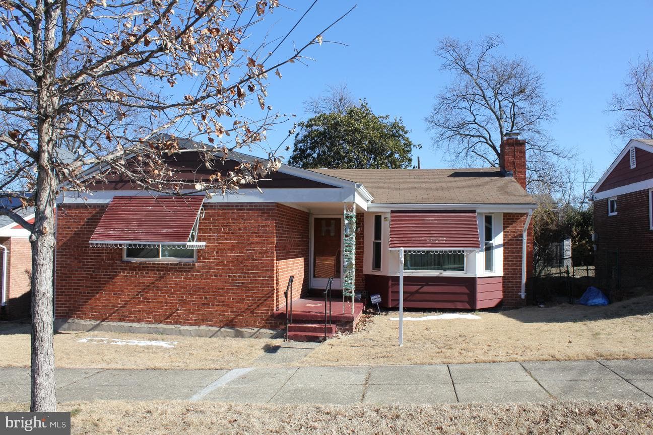 1108 Chaplin Street SE photo 1