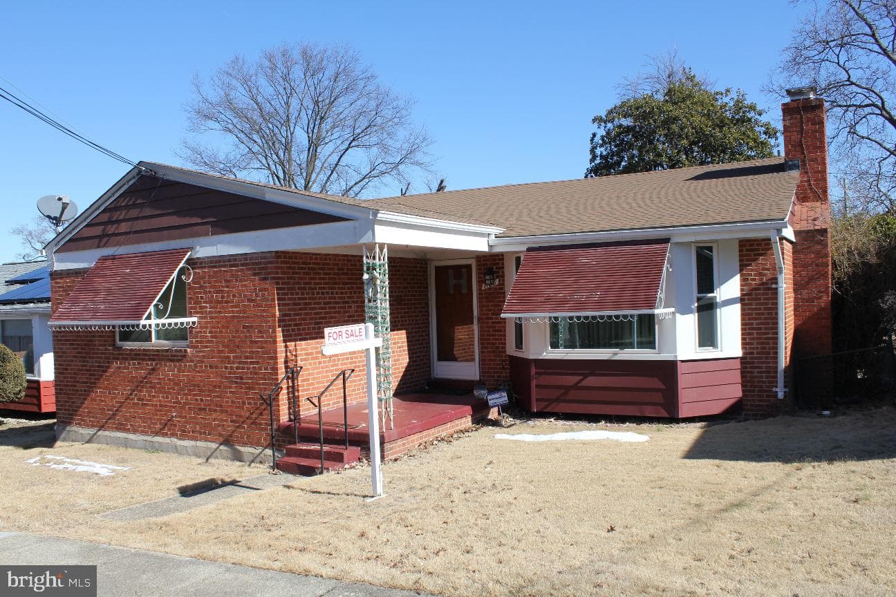 1108 Chaplin Street SE photo 2