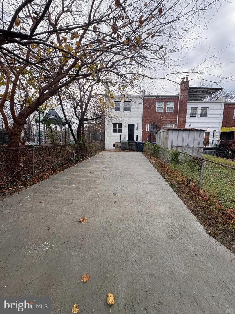 2325 14th Street NE photo 2
