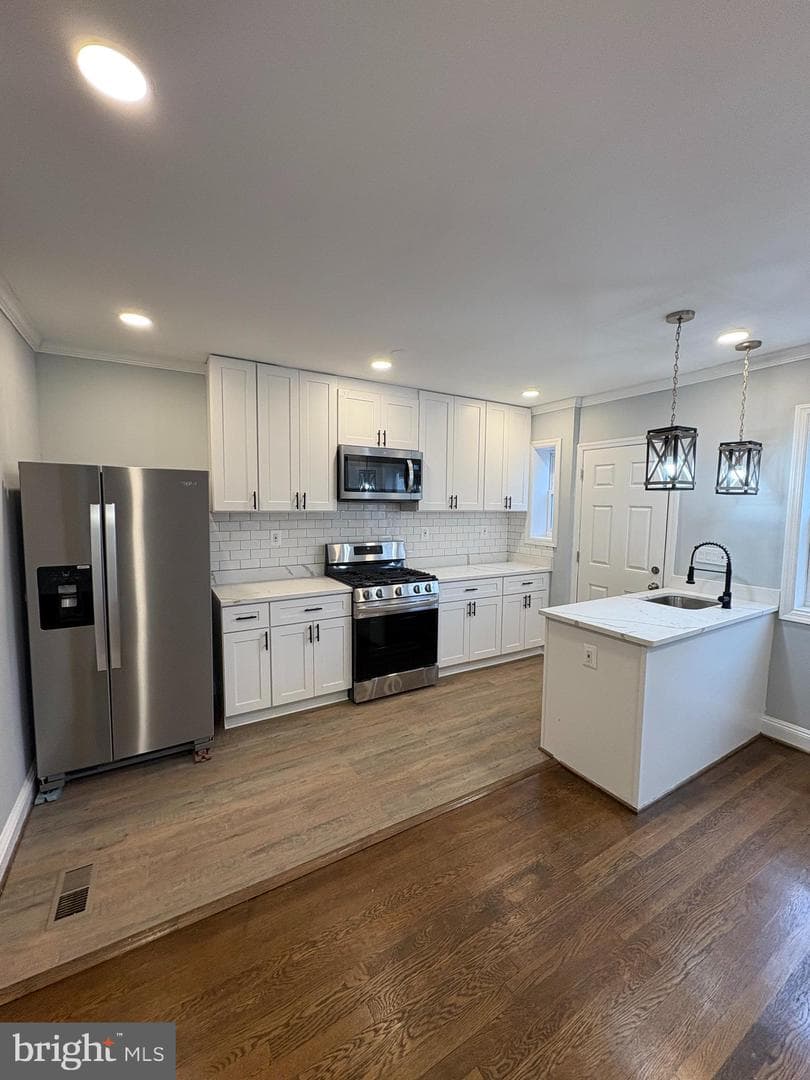 2325 14th Street NE photo 5