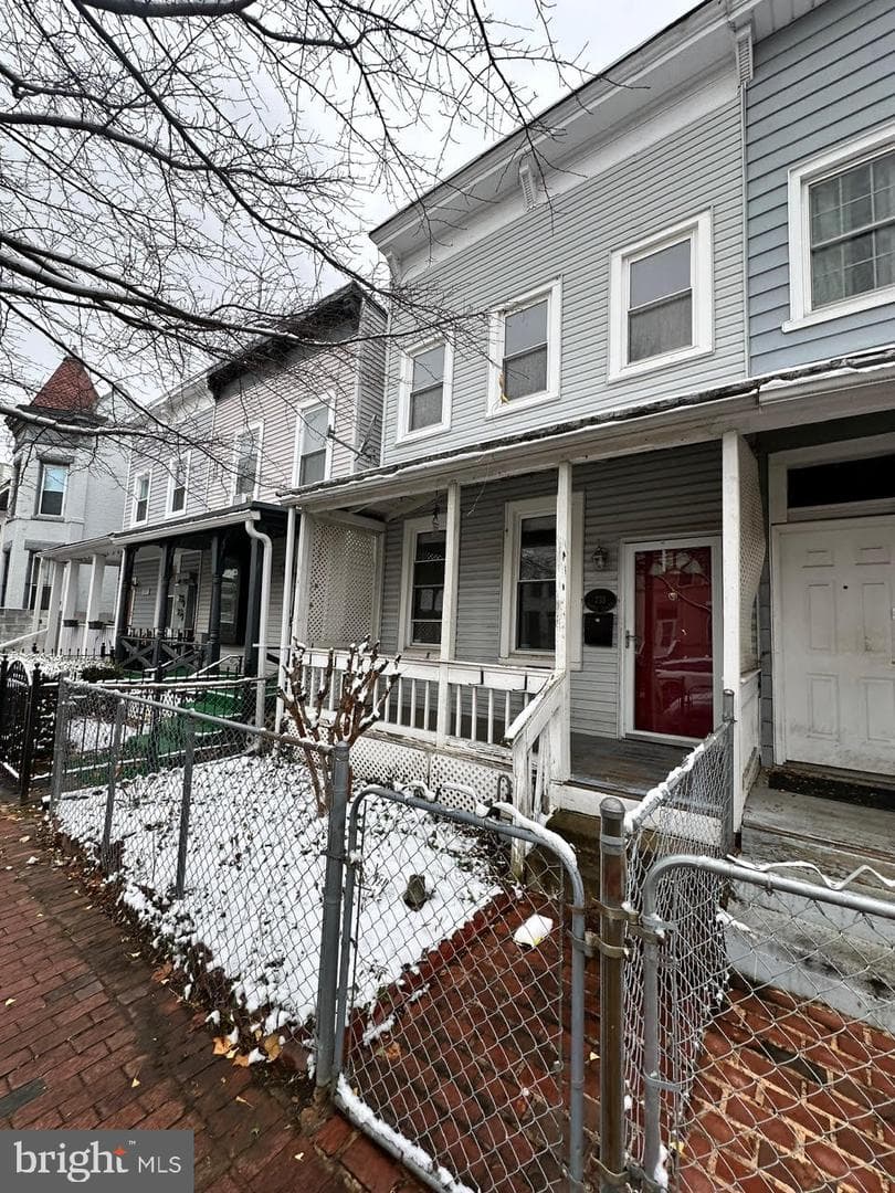 733 Morton Street NW photo 2