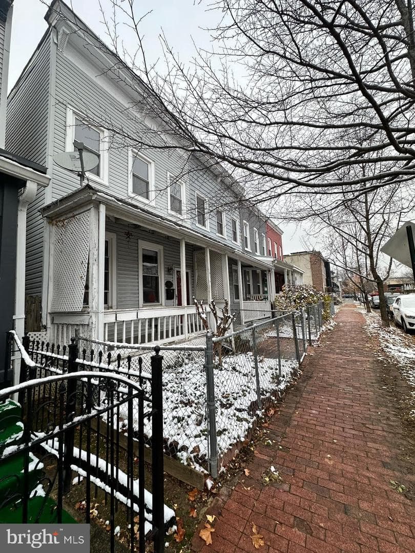 733 Morton Street NW photo 3