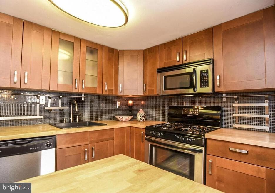4545 Macarthur Boulevard NW #g7 photo 2