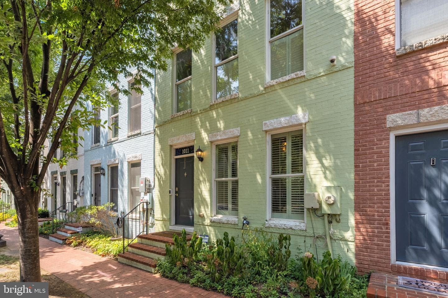 1011 3rd Place SE, Washington