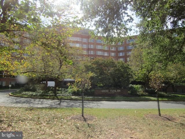 4000 Tunlaw Road NW #1029 photo 2