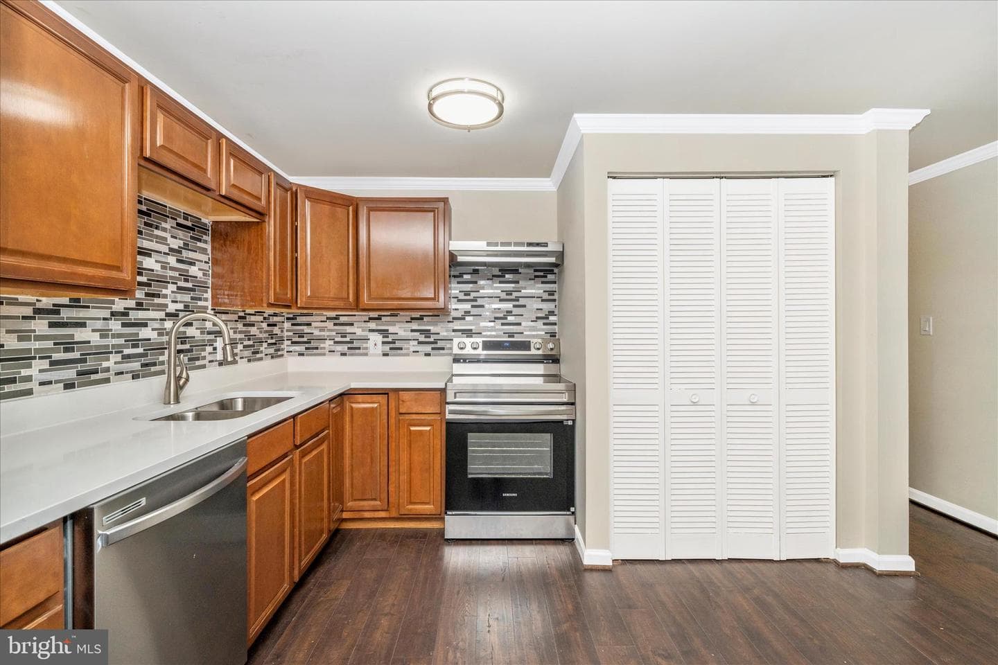 1015 48th Place NE photo 12