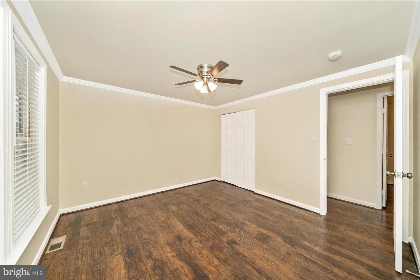 1015 48th Place NE photo 19