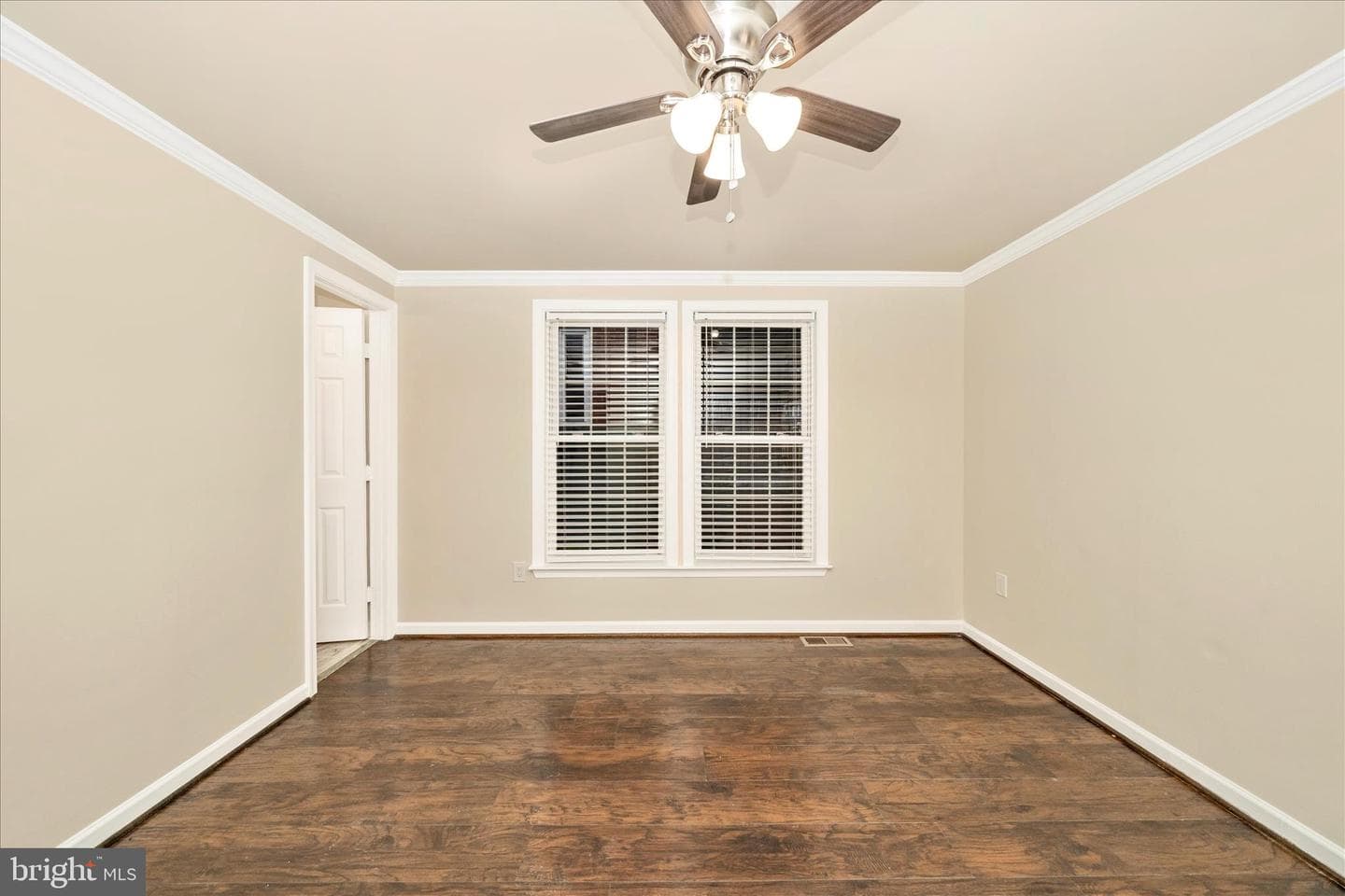 1015 48th Place NE photo 22