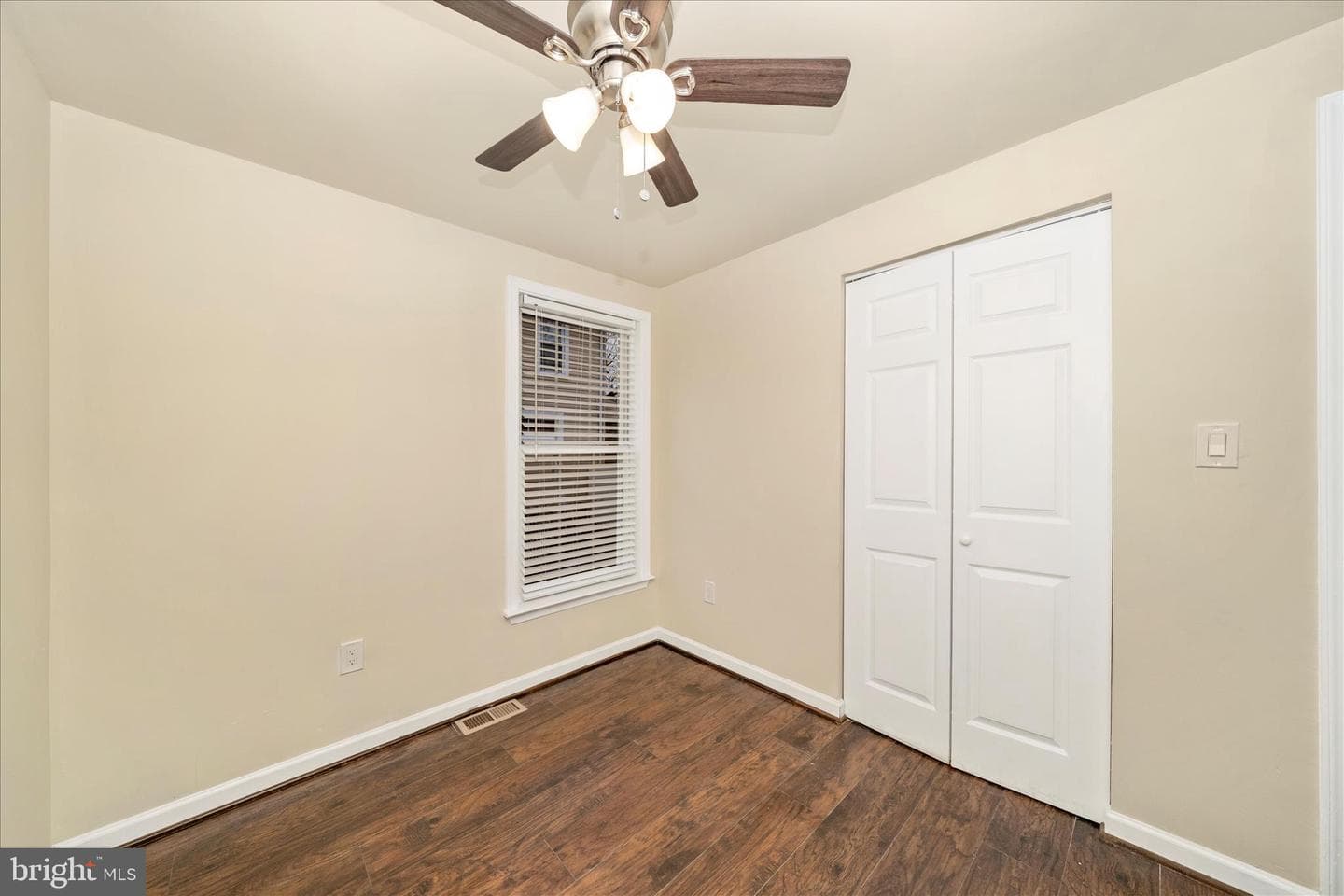 1015 48th Place NE photo 24