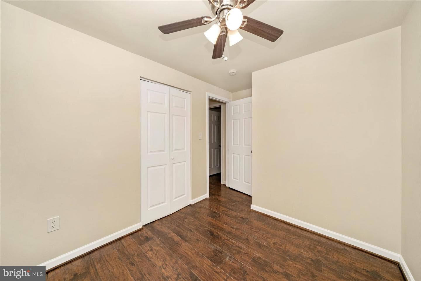 1015 48th Place NE photo 25