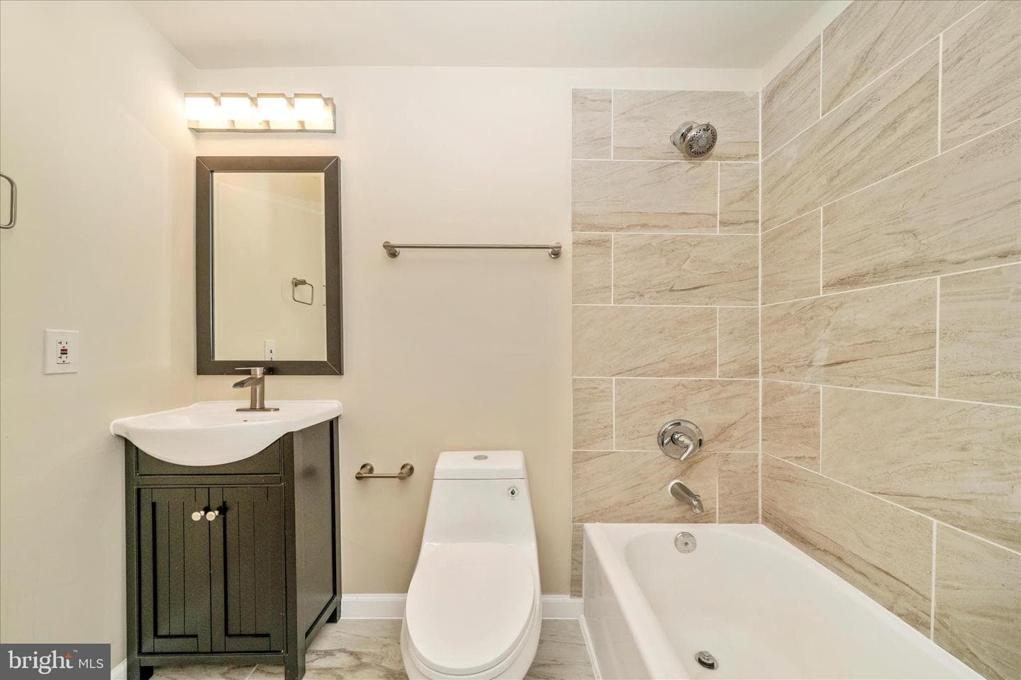 1015 48th Place NE photo 34