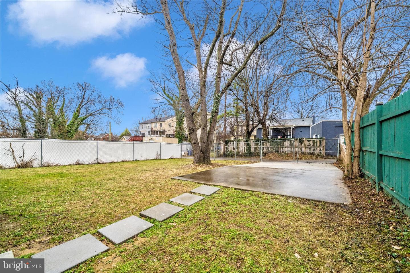 1015 48th Place NE photo 41