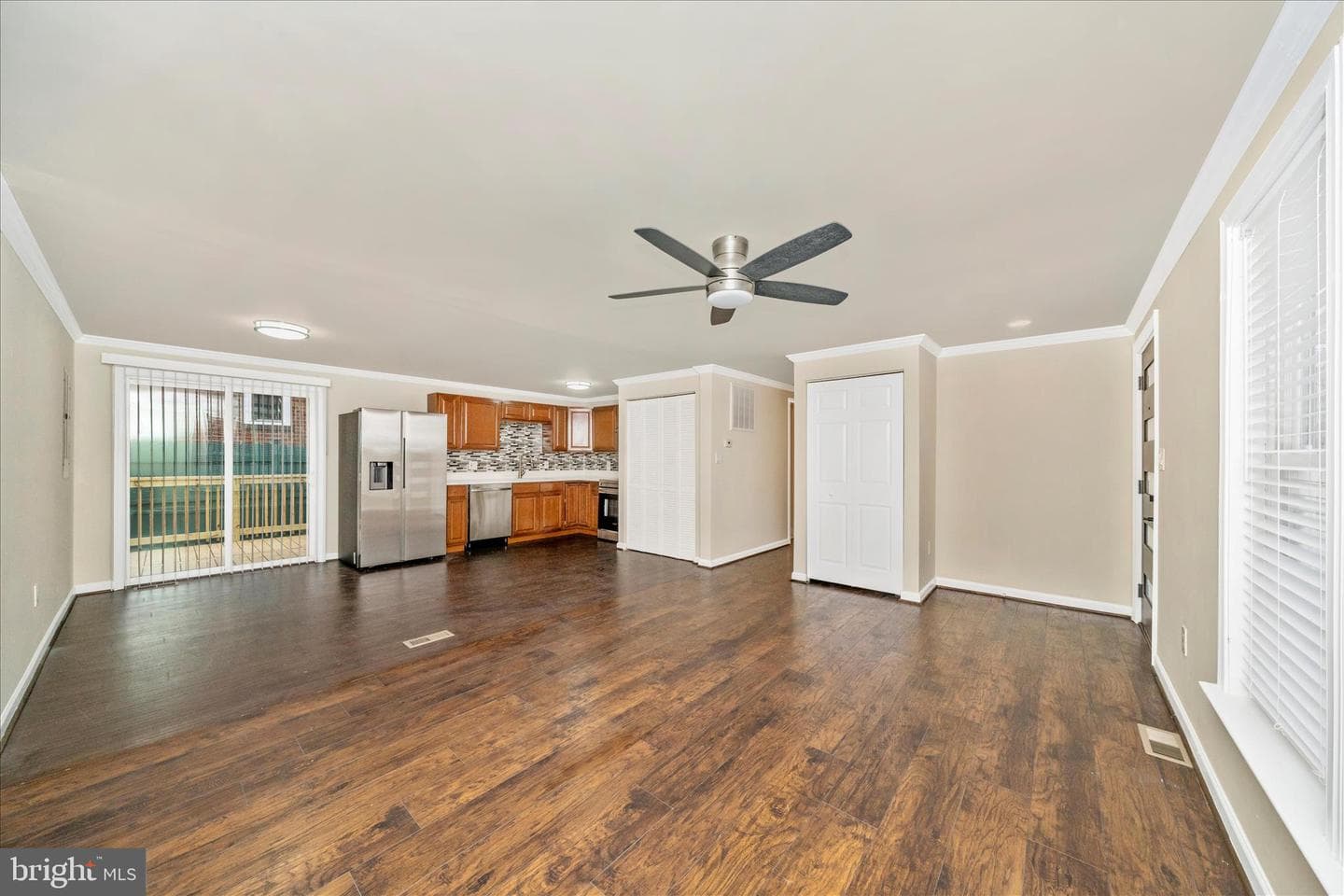 1015 48th Place NE photo 5