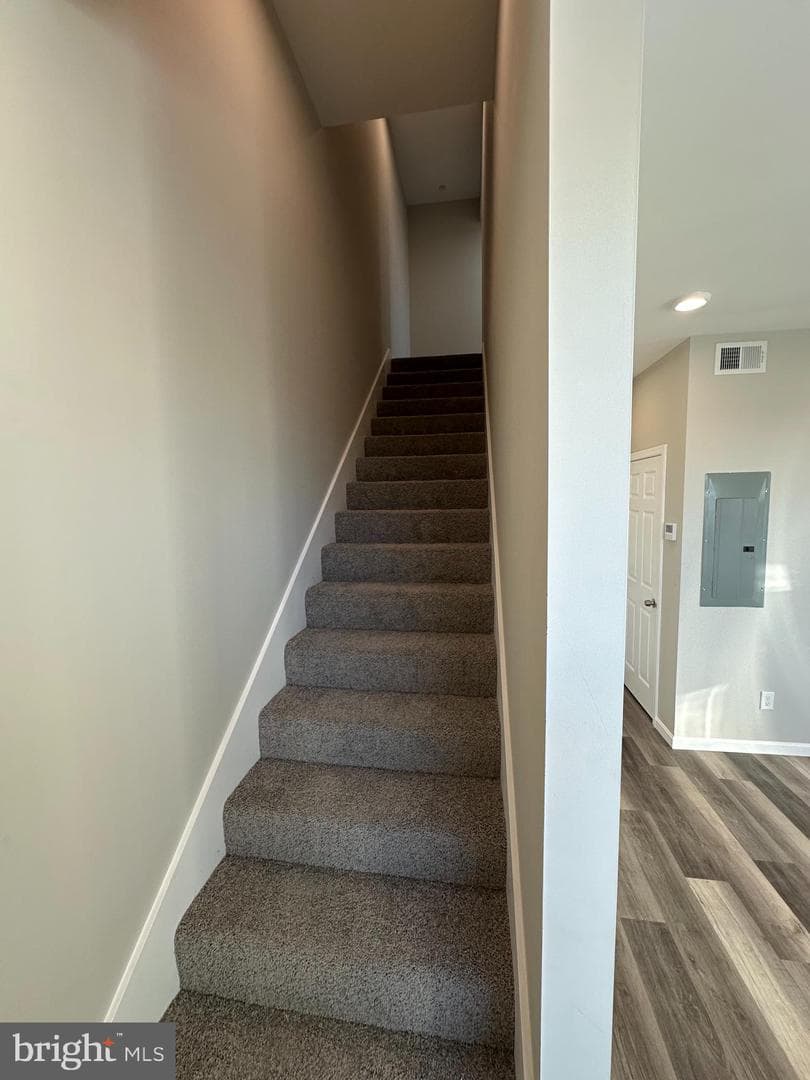 1812 H Place NE #409 photo 6
