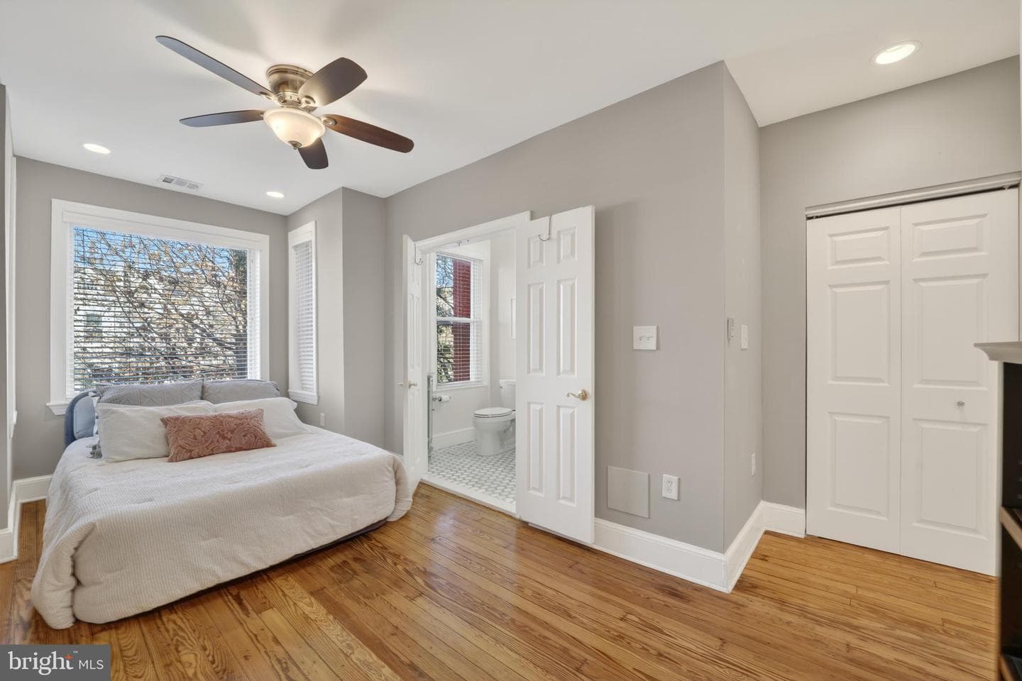 1123 I Street NE photo 11