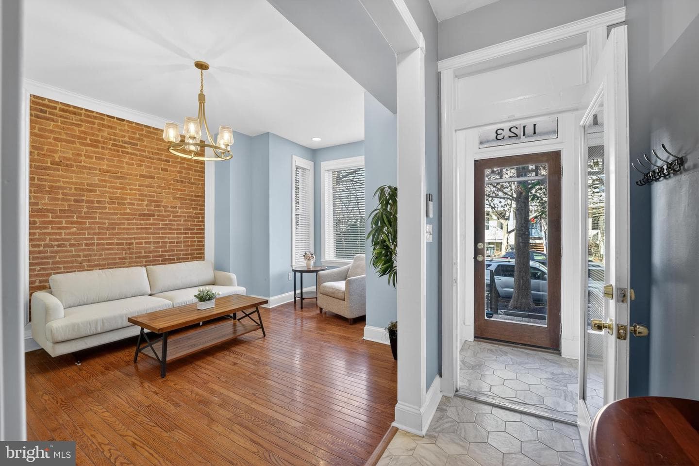 1123 I Street NE photo 2