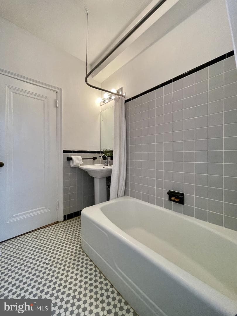 644 Massachusetts Avenue NE #406 photo 21
