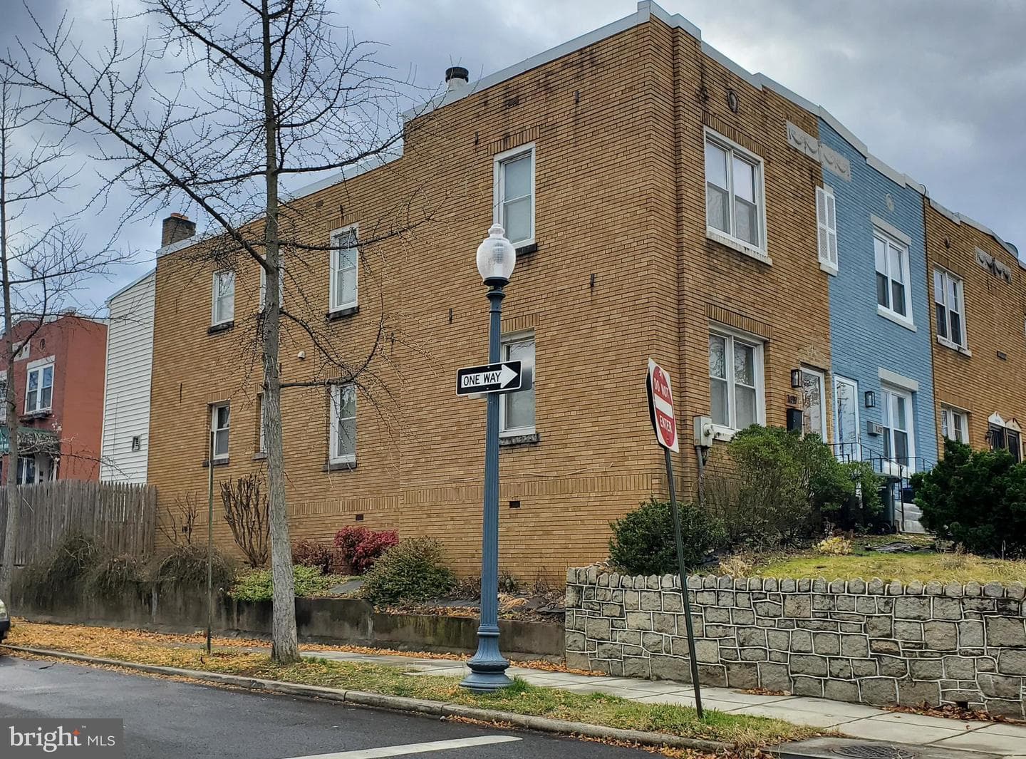1419 D Street NE photo 2