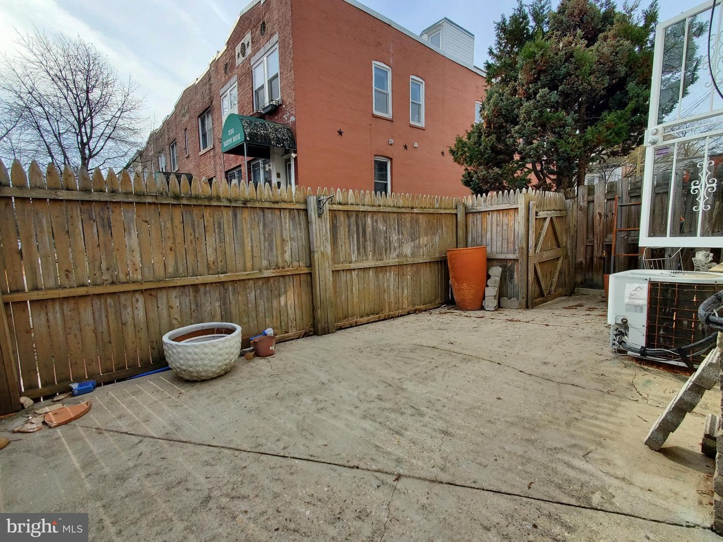 1419 D Street NE photo 3