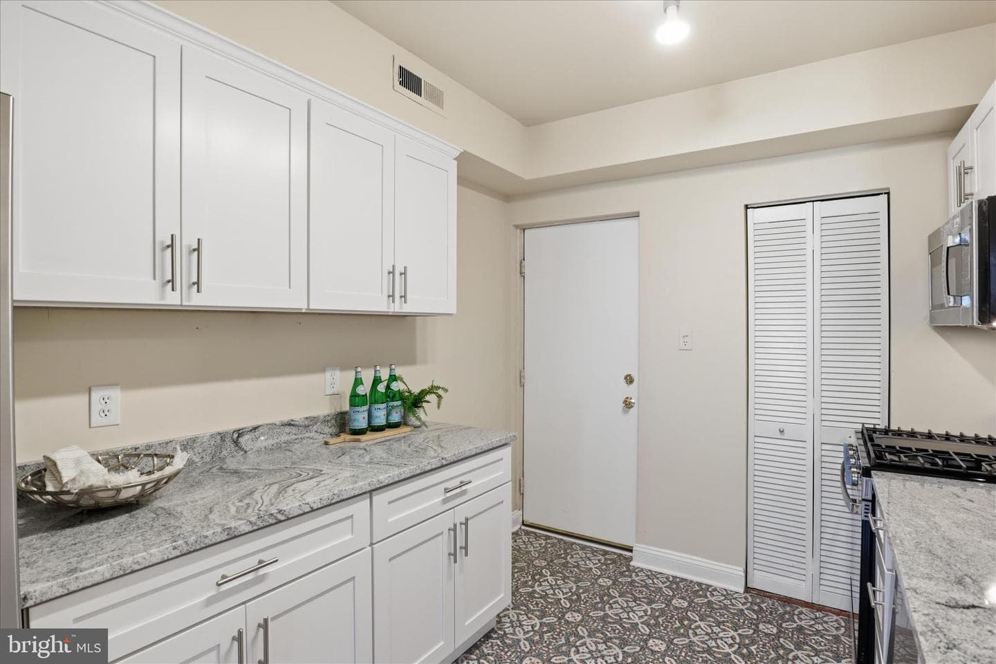 122 Bates Street NW photo 95