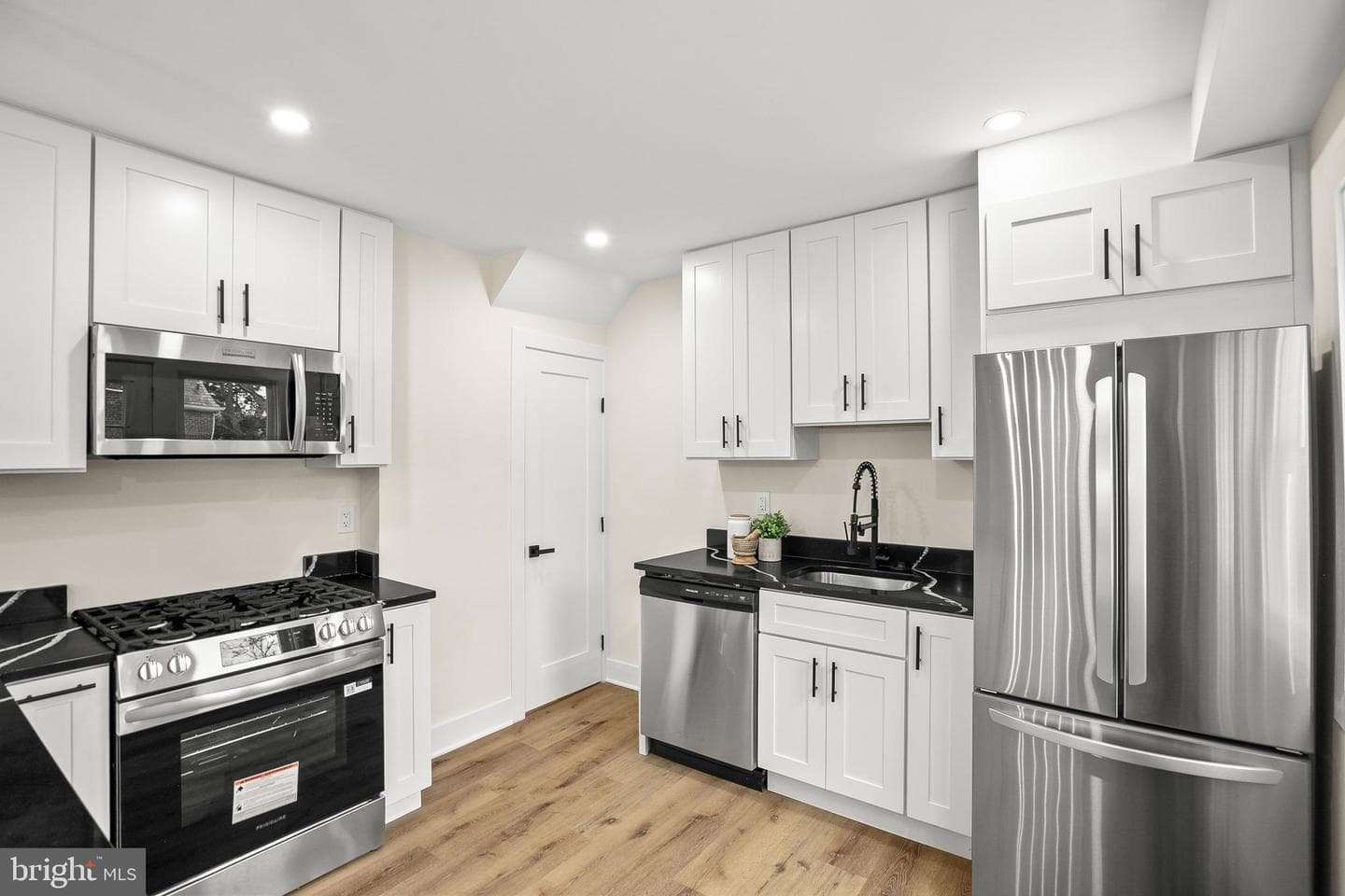 1435 Channing Street NE photo 11